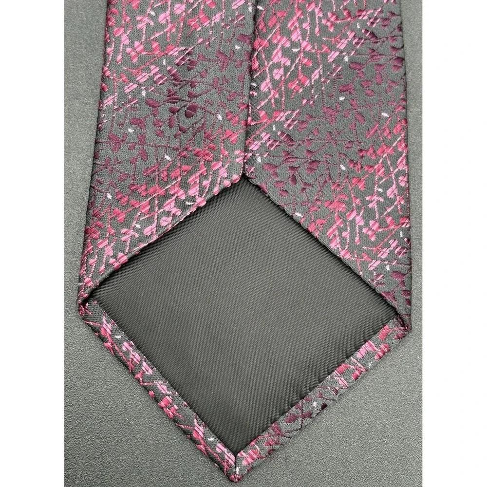 Alfani Mens Tie 100% Silk Pink Black Geometric Designer Hand Made 61